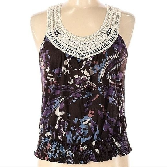 Xhilaration Tops - Xhilaration womens crocheted detailed tank top medium